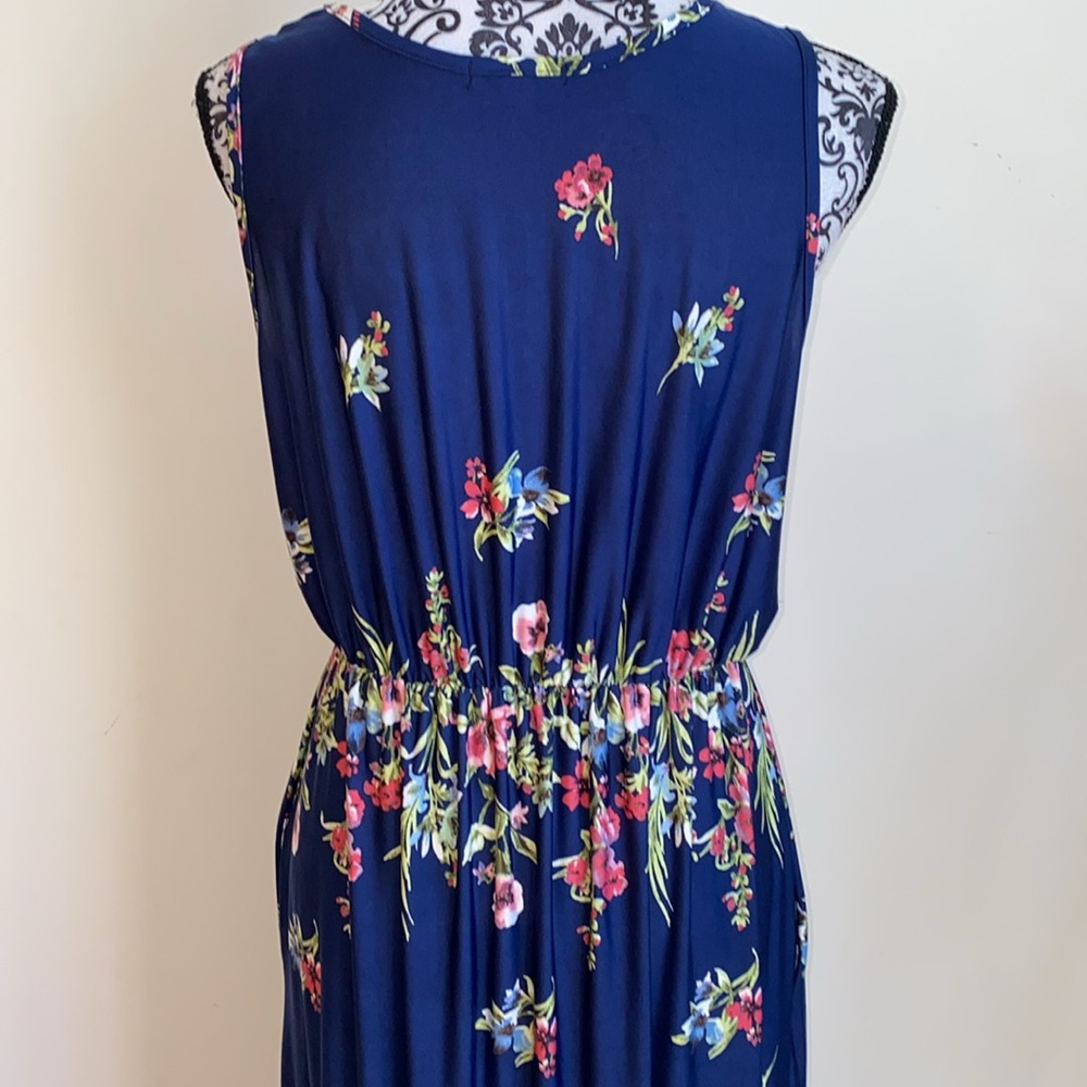 White Birch Sleeveless Floral Print Maxi Dress Size Medium - Picture 12 of 14